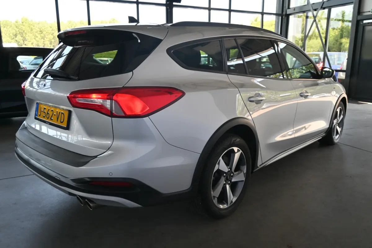 1.0 Active Business Automaat Navigatie Carplay LED Rijklaarprijs Inruil Mogelijk!