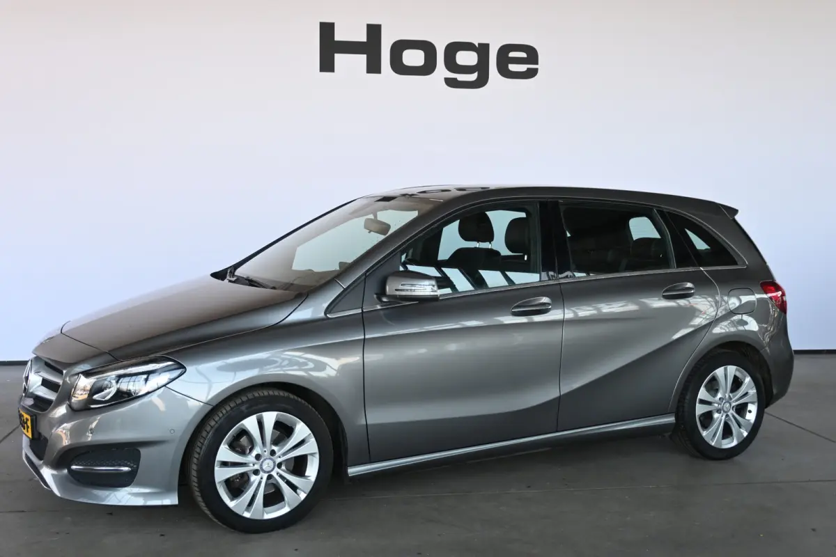 180 Ambition Automaat Clima Navigatie LED Rijklaarprijs! Inruil Mogelijk!