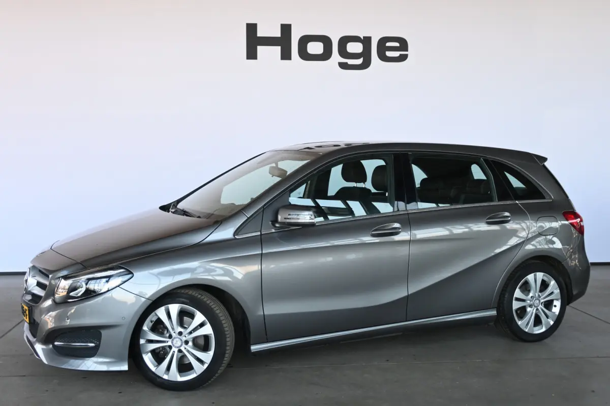 180 Ambition Automaat Clima Navigatie LED Rijklaarprijs! Inruil Mogelijk!