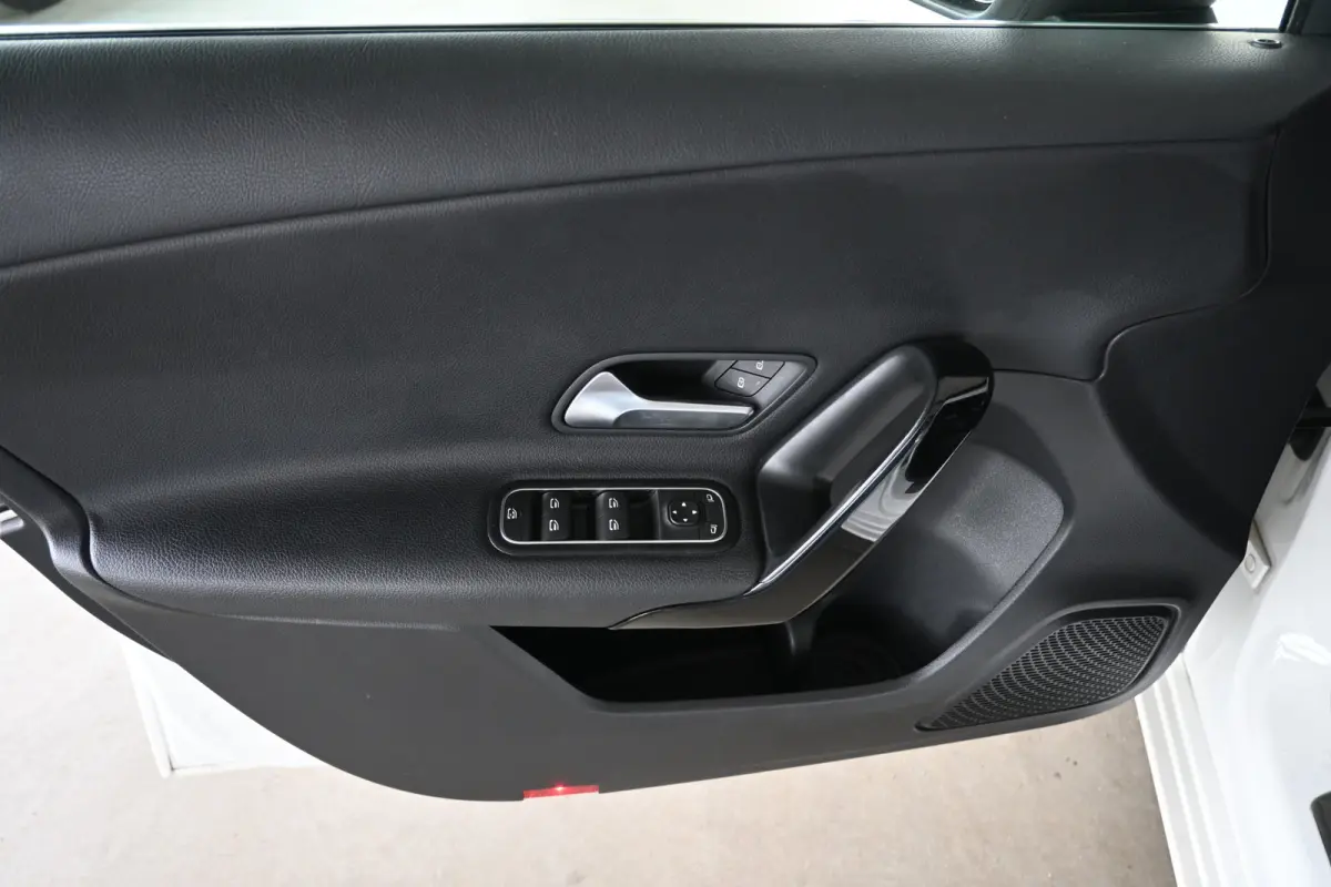 160 AMG Clima High-performance LED-koplampen Navigatie Cruise Control Rijklaarprijs! Inruil Mogelijk!