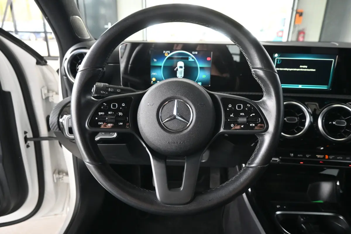 160 AMG Clima High-performance LED-koplampen Navigatie Cruise Control Rijklaarprijs! Inruil Mogelijk!