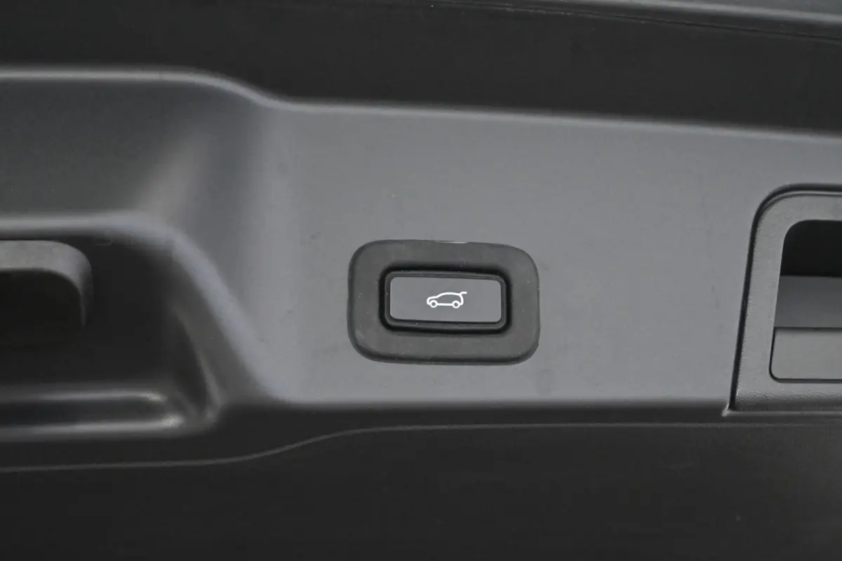 2.0 P200 AWD Automaat Navigatie Leder Stoel/Stuur verwarming Rijklaarprijs Inruil Mogelijk!