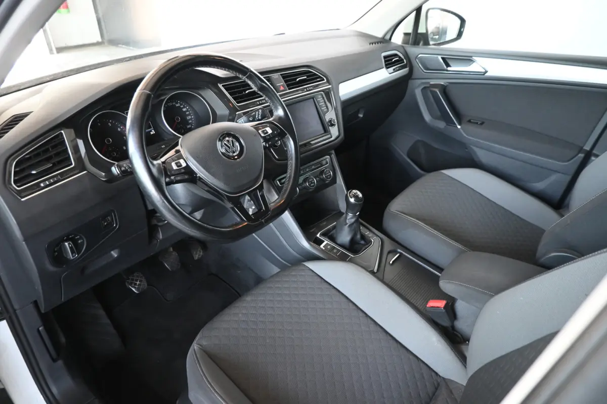 1.4 TSI Highline R-Line Clima Navigatie Carplay 1e Eigenaar Trekhaak Rijklaarprijs! Inruil Mogelijk!