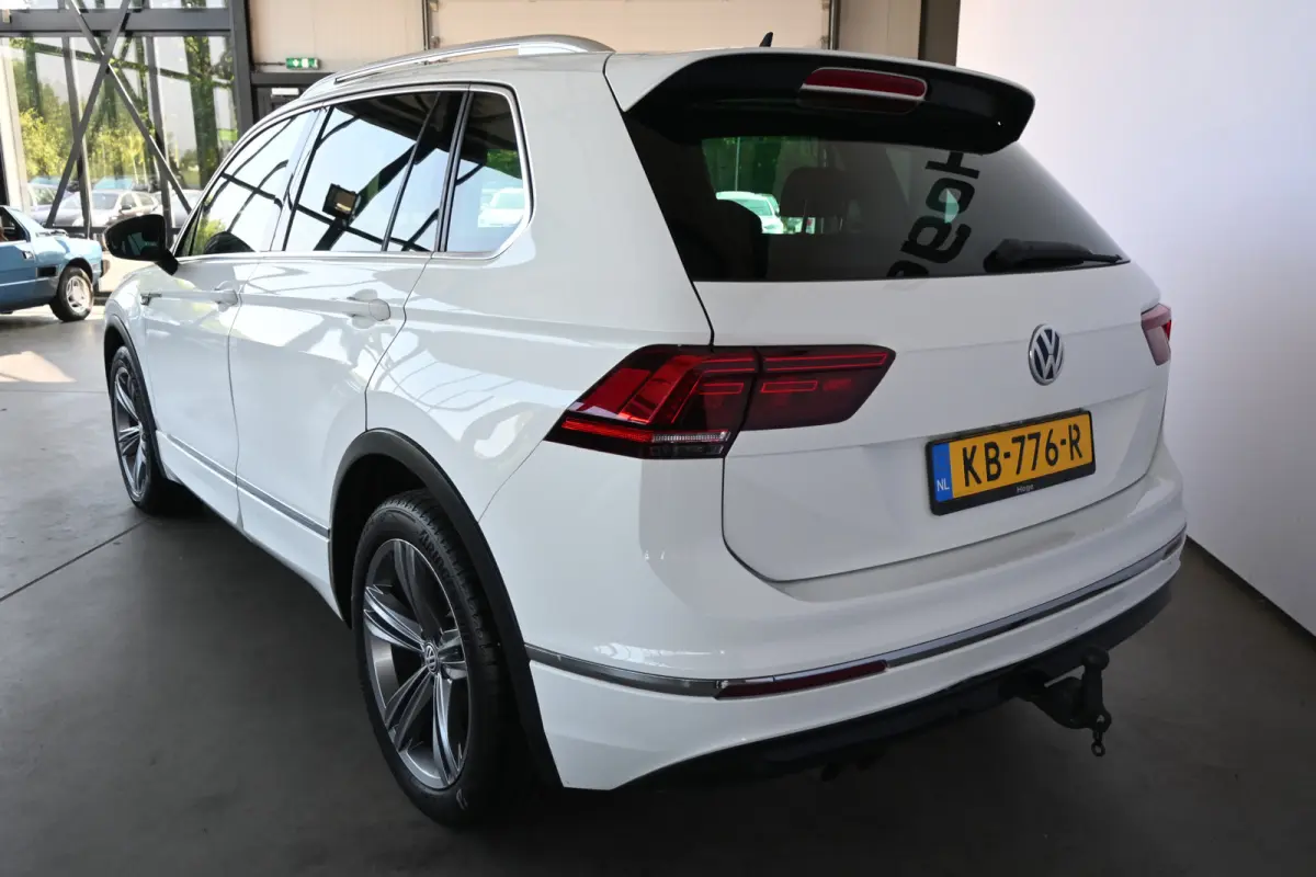 1.4 TSI Highline R-Line Clima Navigatie Carplay 1e Eigenaar Trekhaak Rijklaarprijs! Inruil Mogelijk!