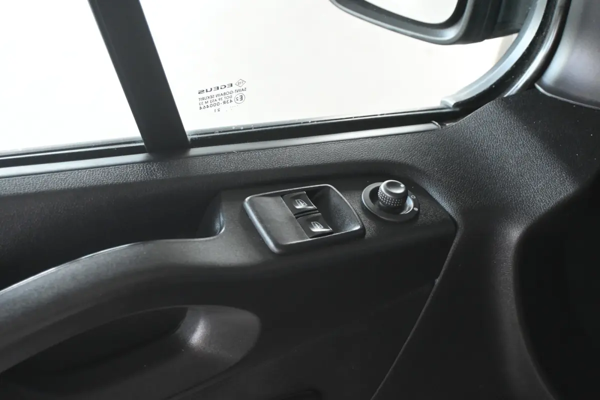 2.0 dCi Automaat 145 T29 L2H1 DC Comfort Airco Navigatie LED 1e Eigenaar Rijklaarprijs! Inruil Mogelijk!