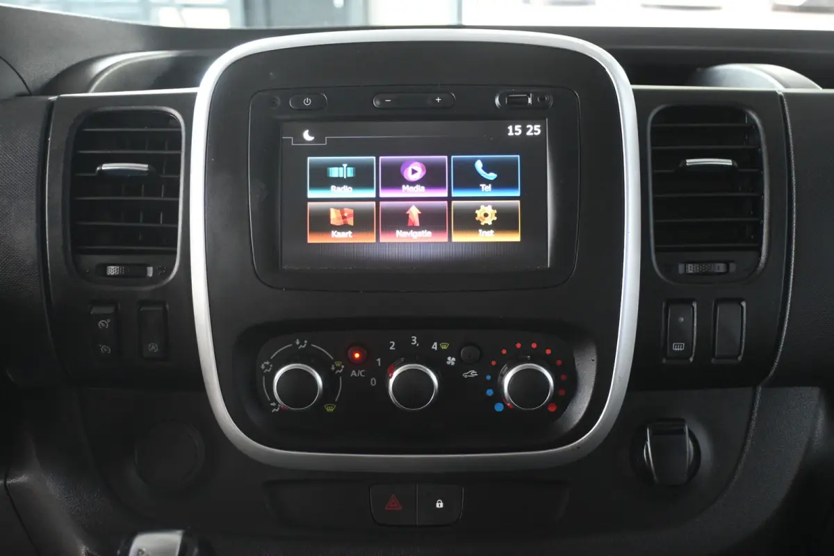 2.0 dCi Automaat 145 T29 L2H1 DC Comfort Airco Navigatie LED 1e Eigenaar Rijklaarprijs! Inruil Mogelijk!