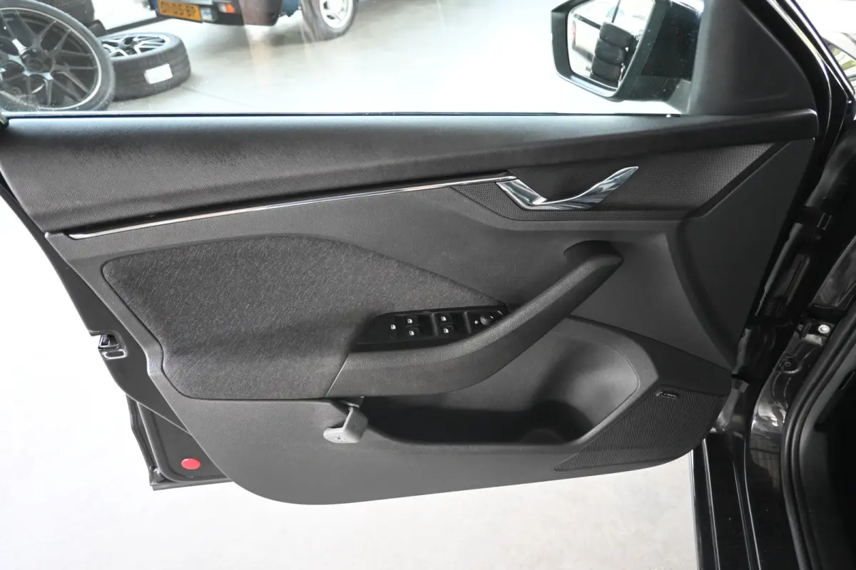 1.0 TSI Business Edition Clima Carplay Stoelverwarming Virtual Rijklaarprijs! Inruil Mogelijk!