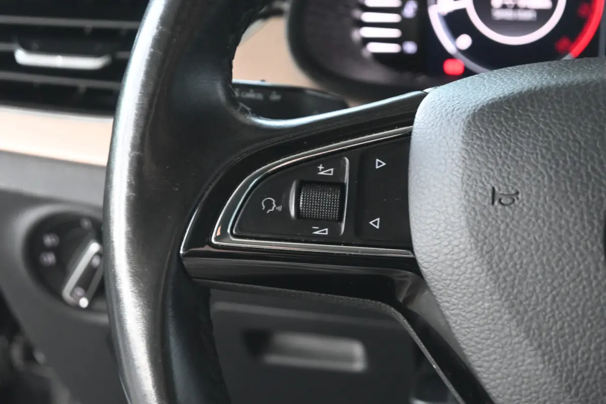 1.0 TSI Business Edition Clima Carplay Stoelverwarming Virtual Rijklaarprijs! Inruil Mogelijk!