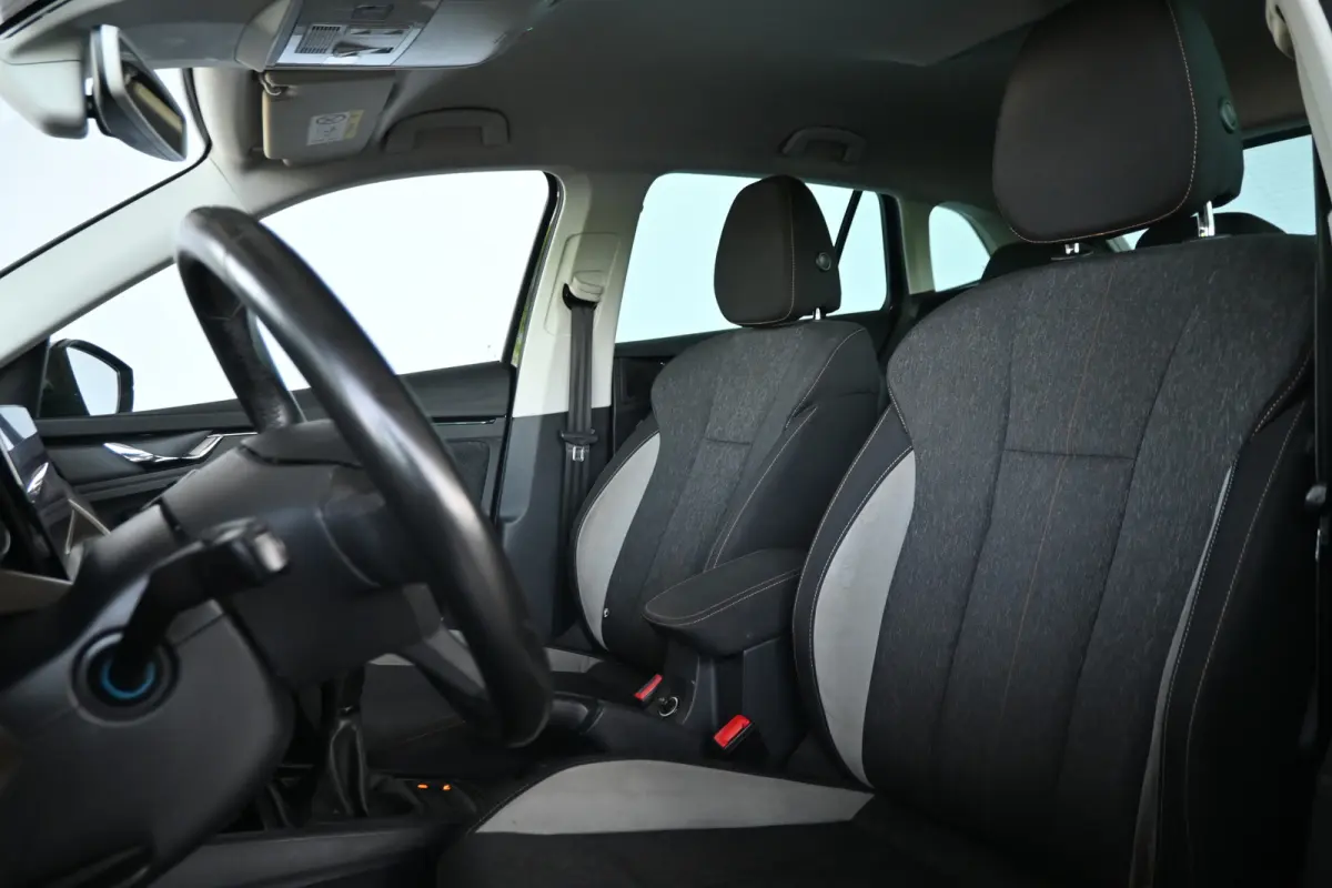 1.0 TSI Business Edition Clima Carplay Stoelverwarming Virtual Rijklaarprijs! Inruil Mogelijk!