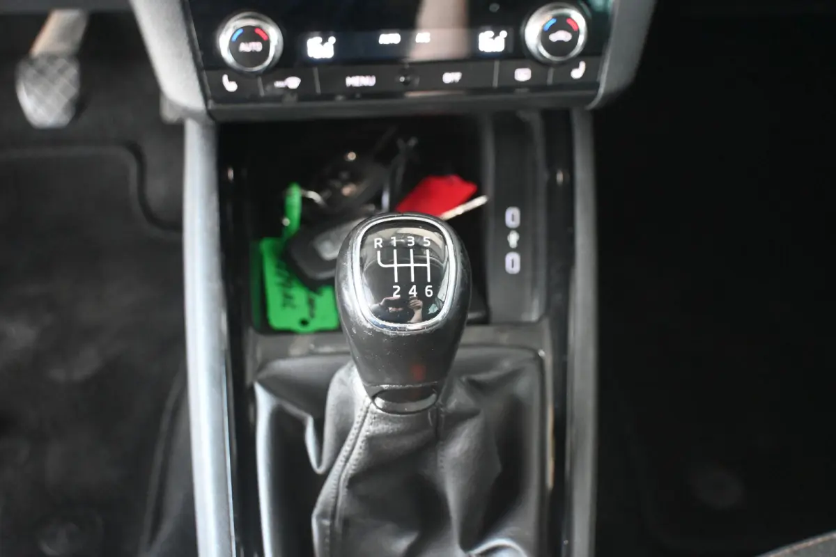 1.0 TSI Business Edition Clima Carplay Stoelverwarming Virtual Rijklaarprijs! Inruil Mogelijk!