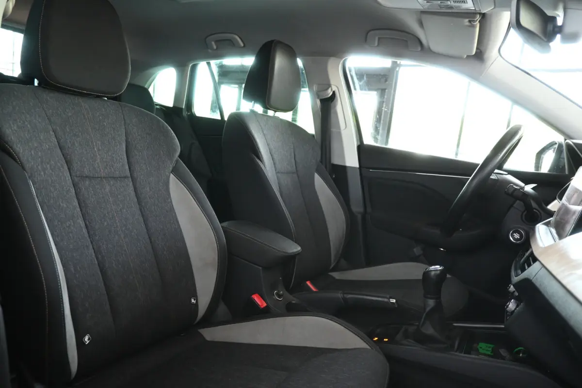 1.0 TSI Business Edition Clima Carplay Stoelverwarming Virtual Rijklaarprijs! Inruil Mogelijk!