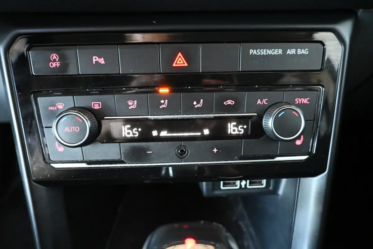 1.0 TSI Life Clima Adaptieve Cruise Carplay PDC Stoelverwarming 1e Eigenaar! Inruil Mogelijk!