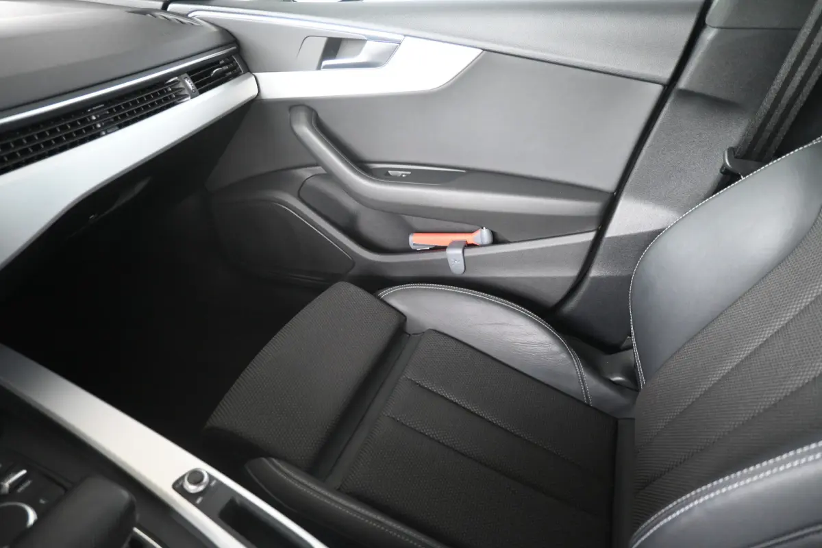 40 TFSI Automaat Sport S-line Edition Clima Navigatie LED Cruise Control Rijklaaprijs! Inruil Mogelijk!