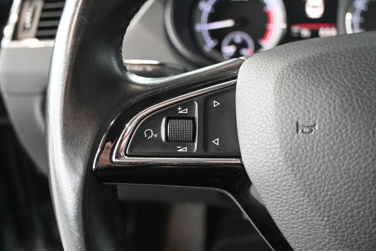 1.0 TSI Greentech Style Business Automaat Navigatie Carplay Stoelverwarming Inruil Mogelijk!