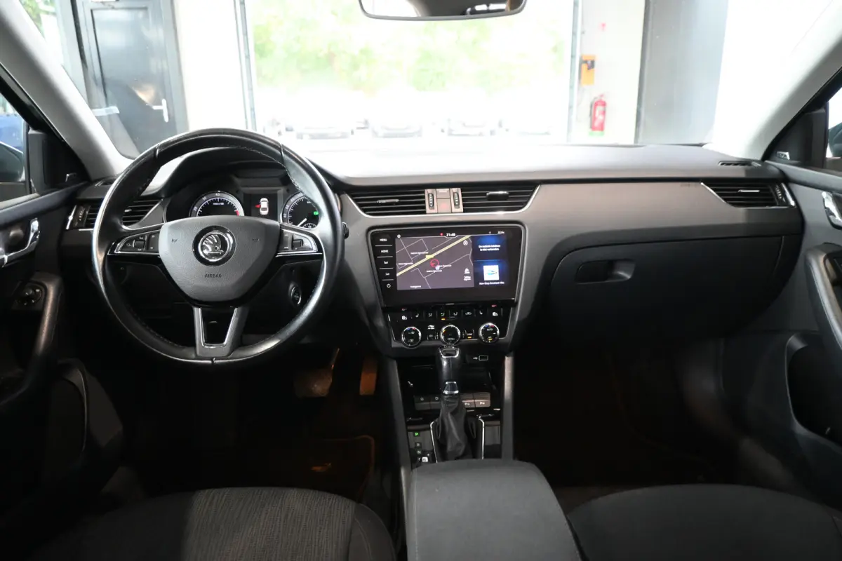 1.0 TSI Greentech Style Business Automaat Navigatie Carplay Stoelverwarming Inruil Mogelijk!