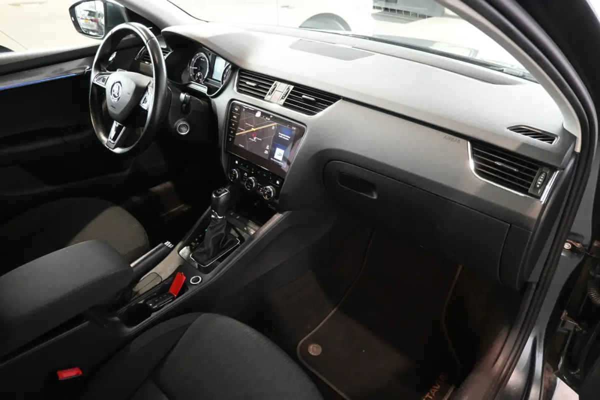 1.0 TSI Greentech Style Business Automaat Navigatie Carplay Stoelverwarming Inruil Mogelijk!