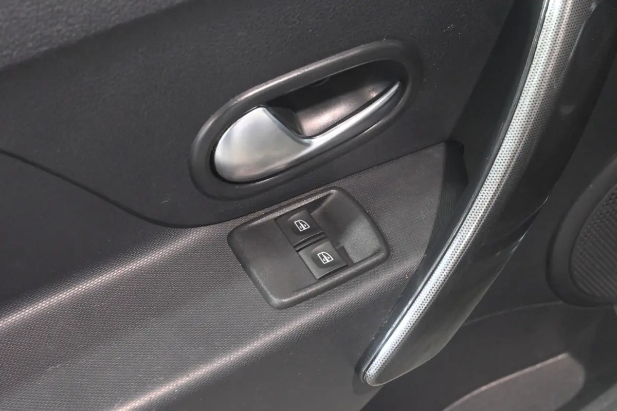 0.9 TCe Tech Road Airco Navigatie Trekhaak Goed Onderhouden! Inruil Mogelijk!