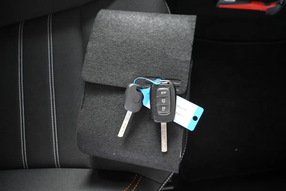 1.0 TCe 90 Comfort Automaat Airco Cruise Pdc Navigatie 1e Eigenaar Inruil Mogelijk!