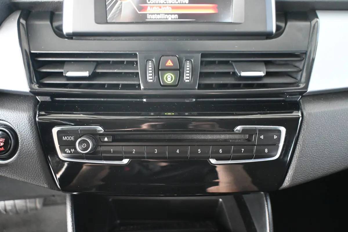218i Automaat Centennial Executive Navigatie LED Rijklaarprijs! Inruil Mogelijk!