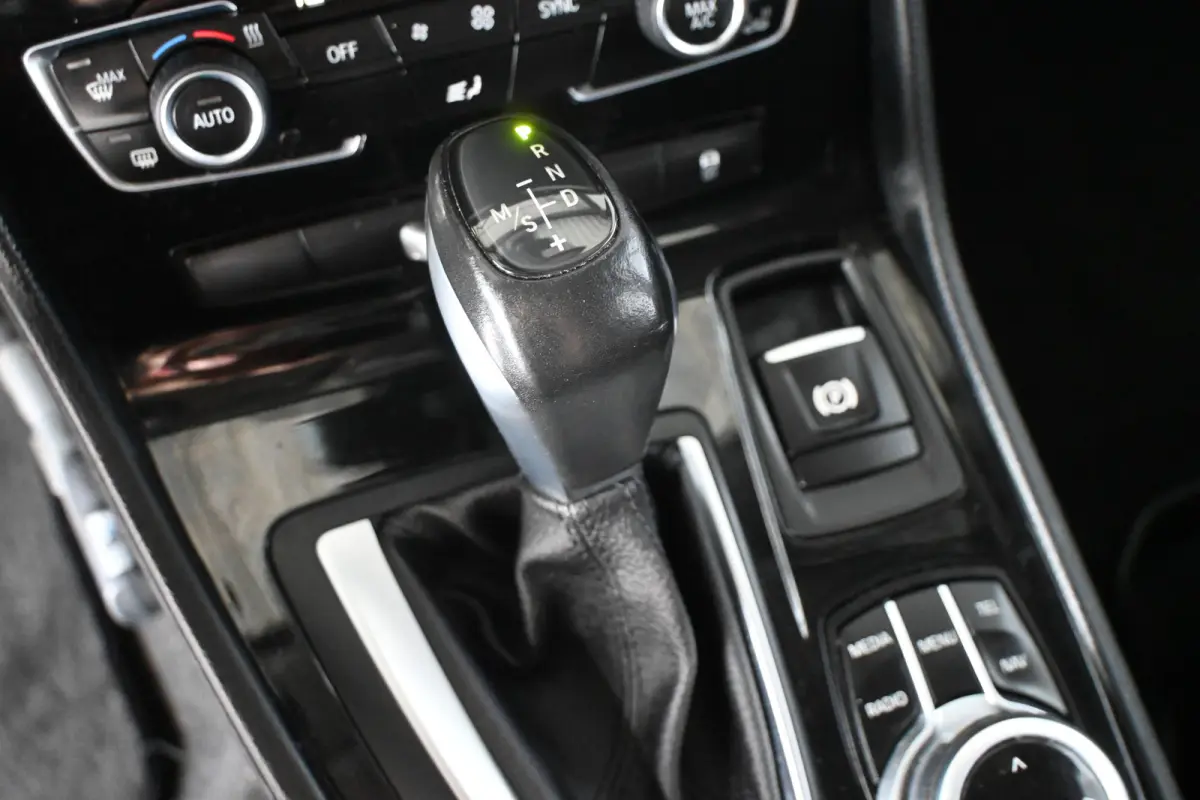 218i Automaat Centennial Executive Navigatie LED Rijklaarprijs! Inruil Mogelijk!