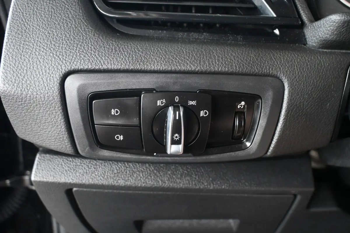 218i Automaat Centennial Executive Navigatie LED Rijklaarprijs! Inruil Mogelijk!