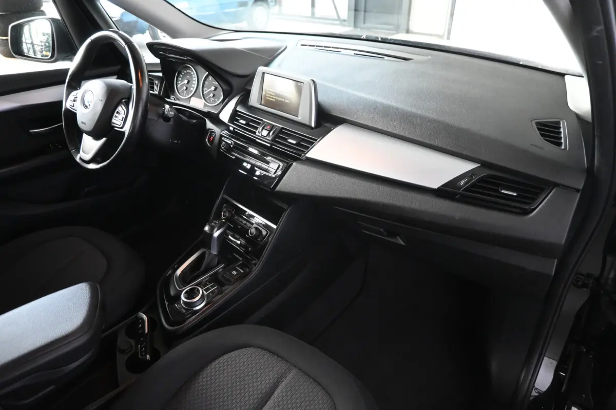 218i Automaat Centennial Executive Navigatie LED Rijklaarprijs! Inruil Mogelijk!