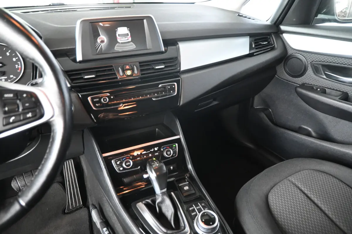 218i Automaat Centennial Executive Navigatie LED Rijklaarprijs! Inruil Mogelijk!