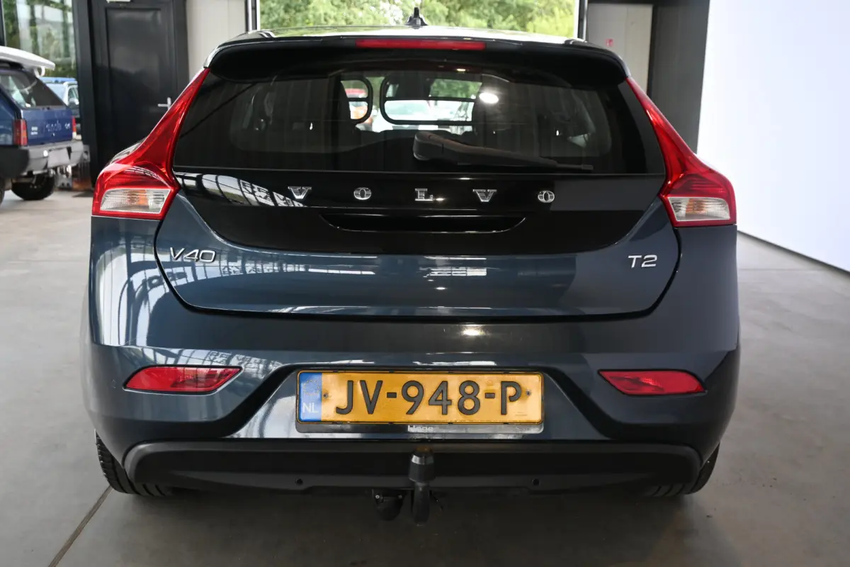 2.0 T2 Momentum Nap Clima Cruise control Trekhaak Navigatie Stoelverwarming Goed onderhouden! Inruil Mogelijk!