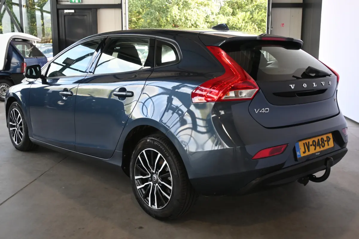 2.0 T2 Momentum Nap Clima Cruise control Trekhaak Navigatie Stoelverwarming Goed onderhouden! Inruil Mogelijk!