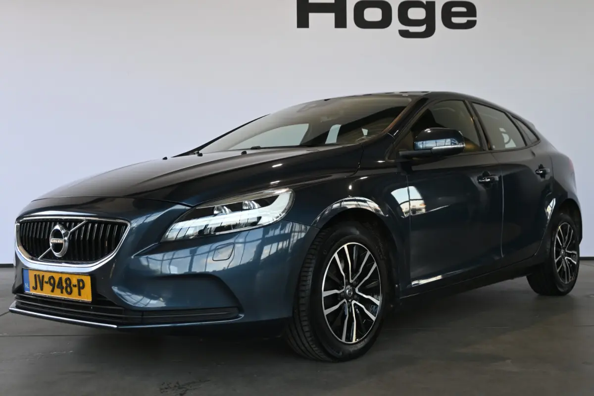 2.0 T2 Momentum Nap Clima Cruise control Trekhaak Navigatie Stoelverwarming Goed onderhouden! Inruil Mogelijk!