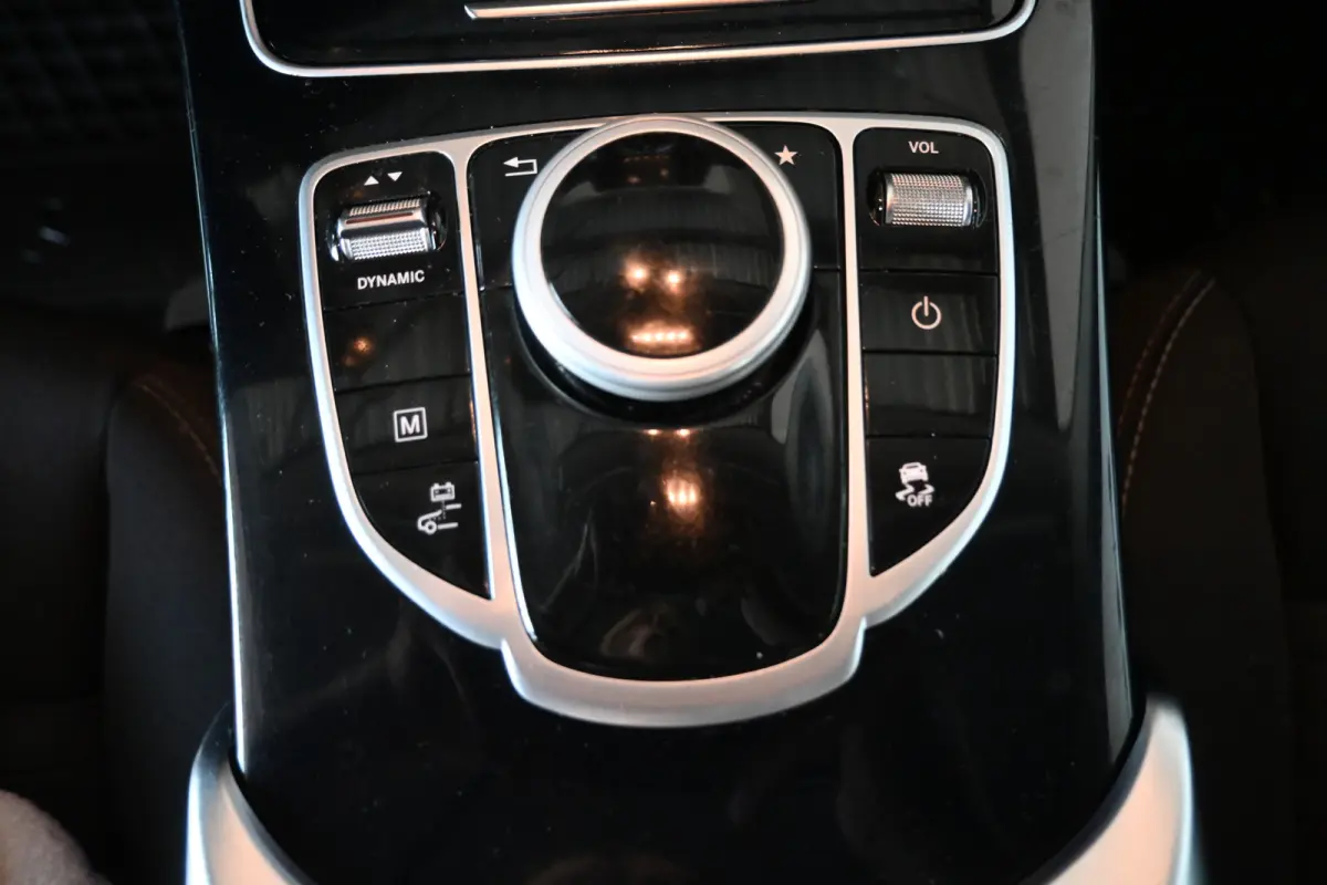 350e 4MATIC Business Solution Automaat Navigatie Stoelverwarming Trekhaak Rijklaaprijs! Inruil Mogelijk!