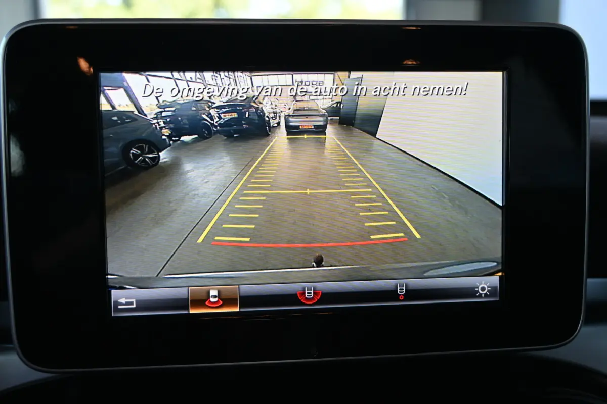 350e 4MATIC Business Solution Automaat Navigatie Stoelverwarming Trekhaak Rijklaaprijs! Inruil Mogelijk!