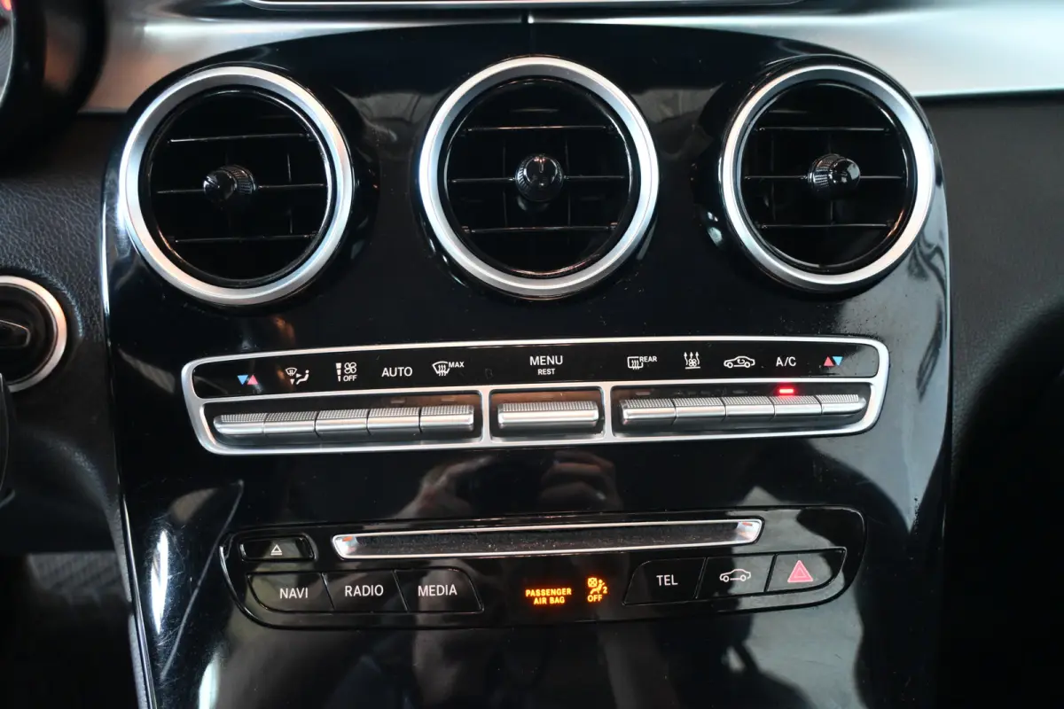 350e 4MATIC Business Solution Automaat Navigatie Stoelverwarming Trekhaak Rijklaaprijs! Inruil Mogelijk!