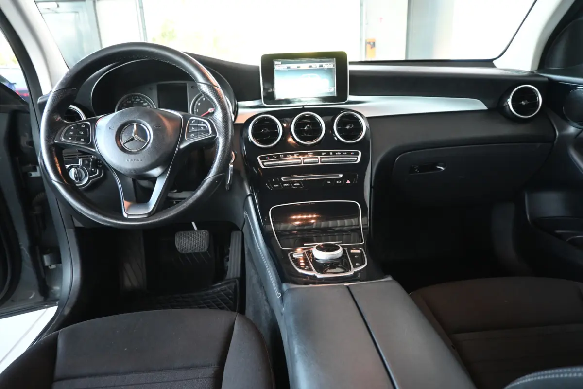 350e 4MATIC Business Solution Automaat Navigatie Stoelverwarming Trekhaak Rijklaaprijs! Inruil Mogelijk!