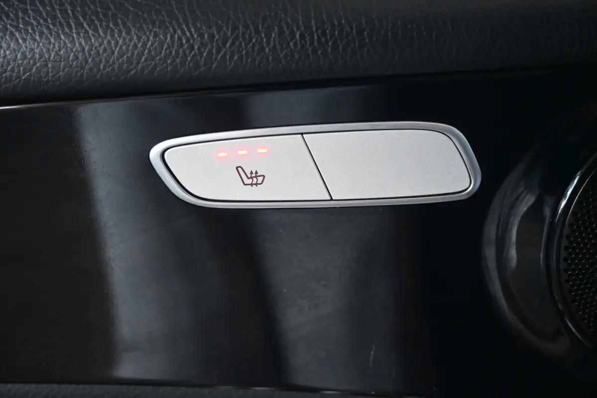 350e 4MATIC Business Solution Automaat Navigatie Stoelverwarming Trekhaak Rijklaaprijs! Inruil Mogelijk!