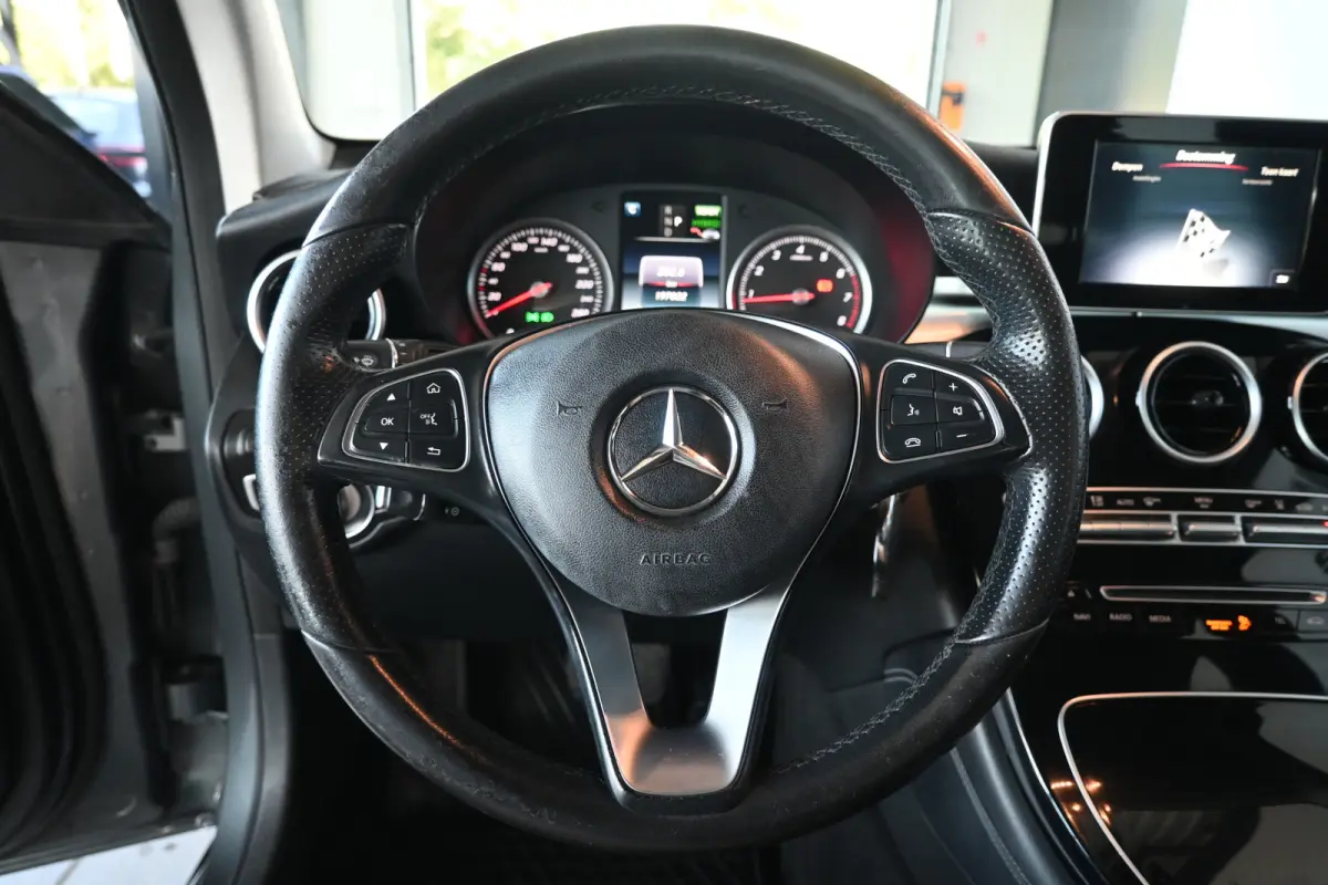 350e 4MATIC Business Solution Automaat Navigatie Stoelverwarming Trekhaak Rijklaaprijs! Inruil Mogelijk!