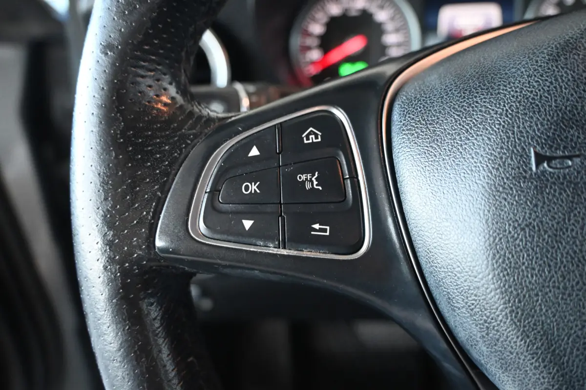 350e 4MATIC Business Solution Automaat Navigatie Stoelverwarming Trekhaak Rijklaaprijs! Inruil Mogelijk!