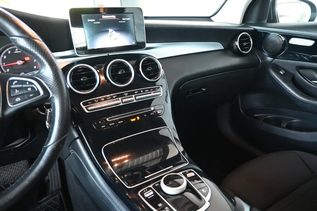 350e 4MATIC Business Solution Automaat Navigatie Stoelverwarming Trekhaak Rijklaaprijs! Inruil Mogelijk!