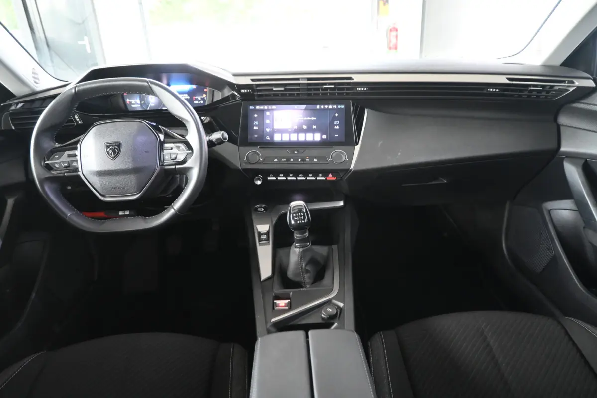 1.5 BlueHDi Active Pack Business Clima Virtual Carplay Trekhaak Rijklaarprijs! Inruil Mogelijk!