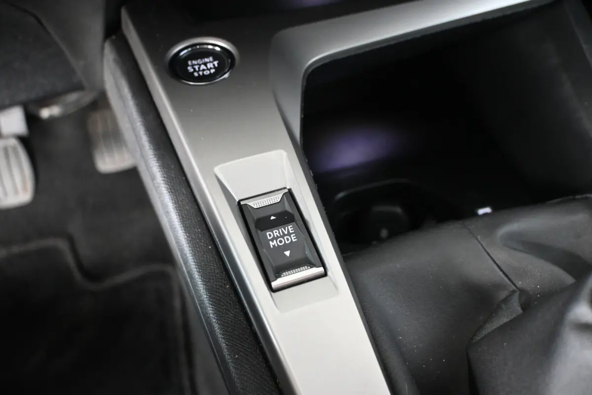 1.5 BlueHDi Active Pack Business Clima Virtual Carplay Trekhaak Rijklaarprijs! Inruil Mogelijk!