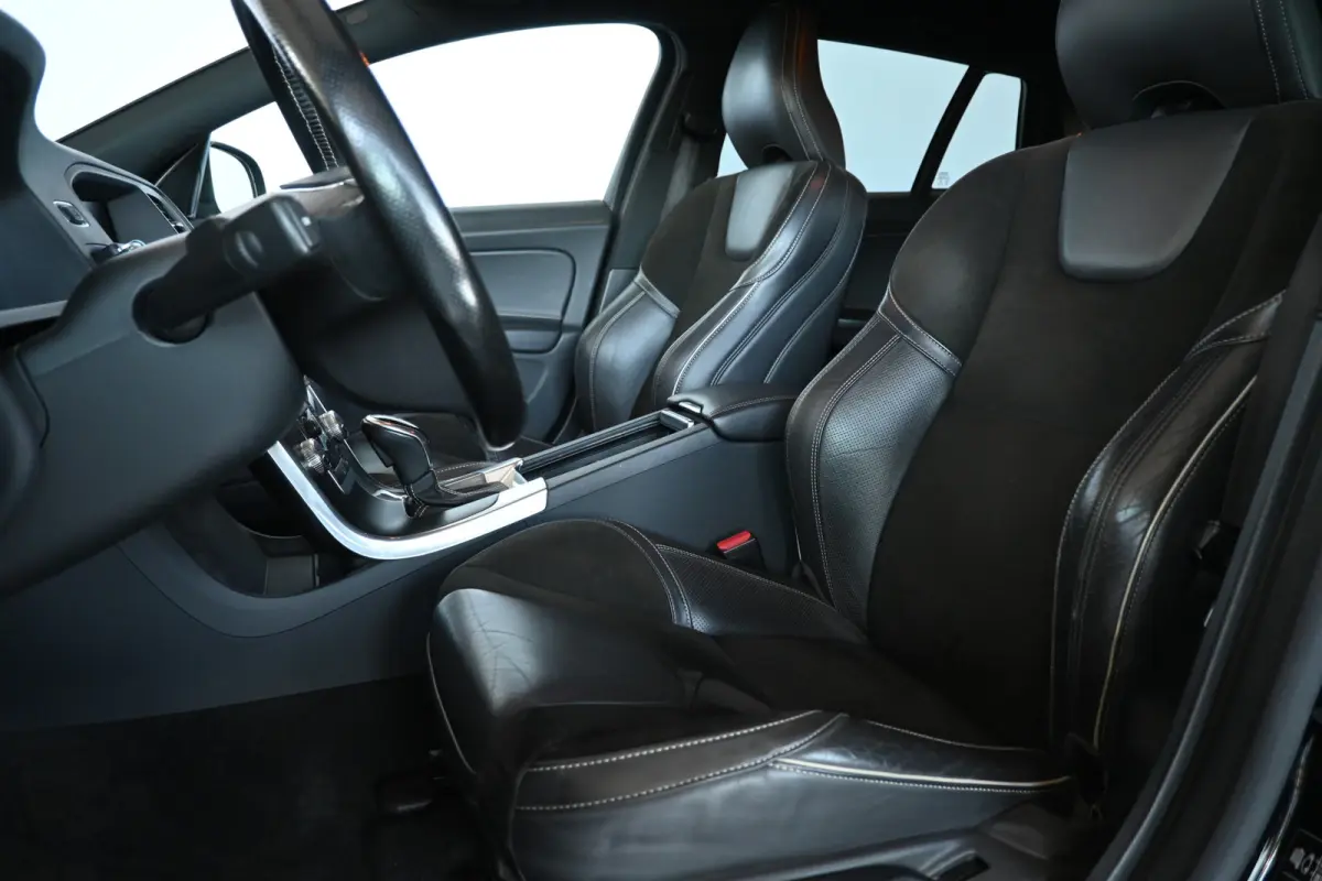 2.0 D3 Nordic R-Design Automaat Clima Trekhaak Navigatie Cruise control Inruil Mogelijk!