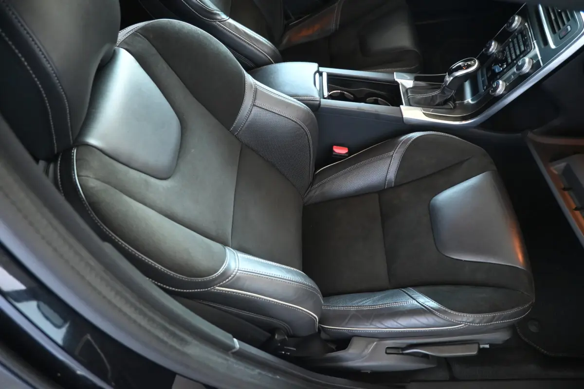 2.0 D3 Nordic R-Design Automaat Clima Trekhaak Navigatie Cruise control Inruil Mogelijk!