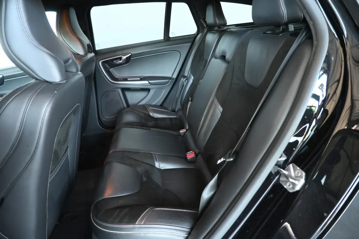 2.0 D3 Nordic R-Design Automaat Clima Trekhaak Navigatie Cruise control Inruil Mogelijk!