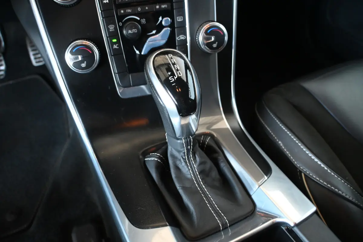 2.0 D3 Nordic R-Design Automaat Clima Trekhaak Navigatie Cruise control Inruil Mogelijk!