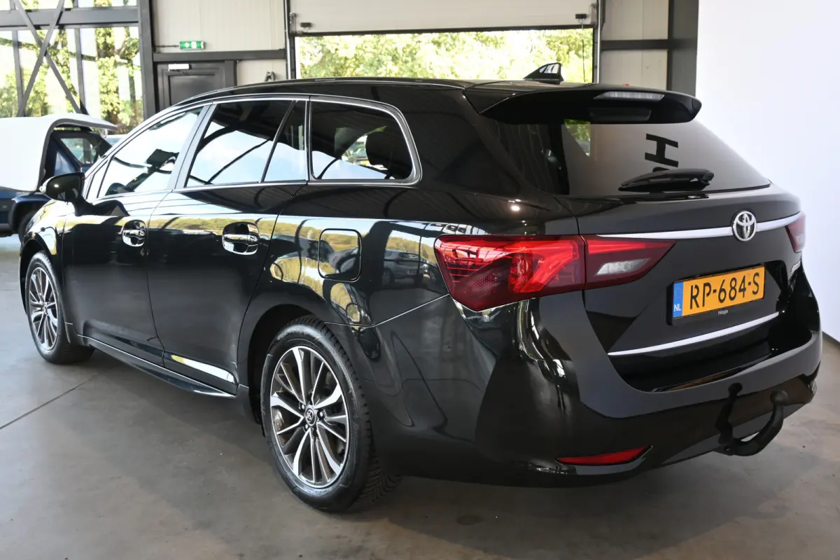 1.8 VVT-i SkyView Limited Clima Navigatie Cruise Panoramadak Lane Assist Camera 100% Dealer Onderhouden! Inruil Mogelijk!