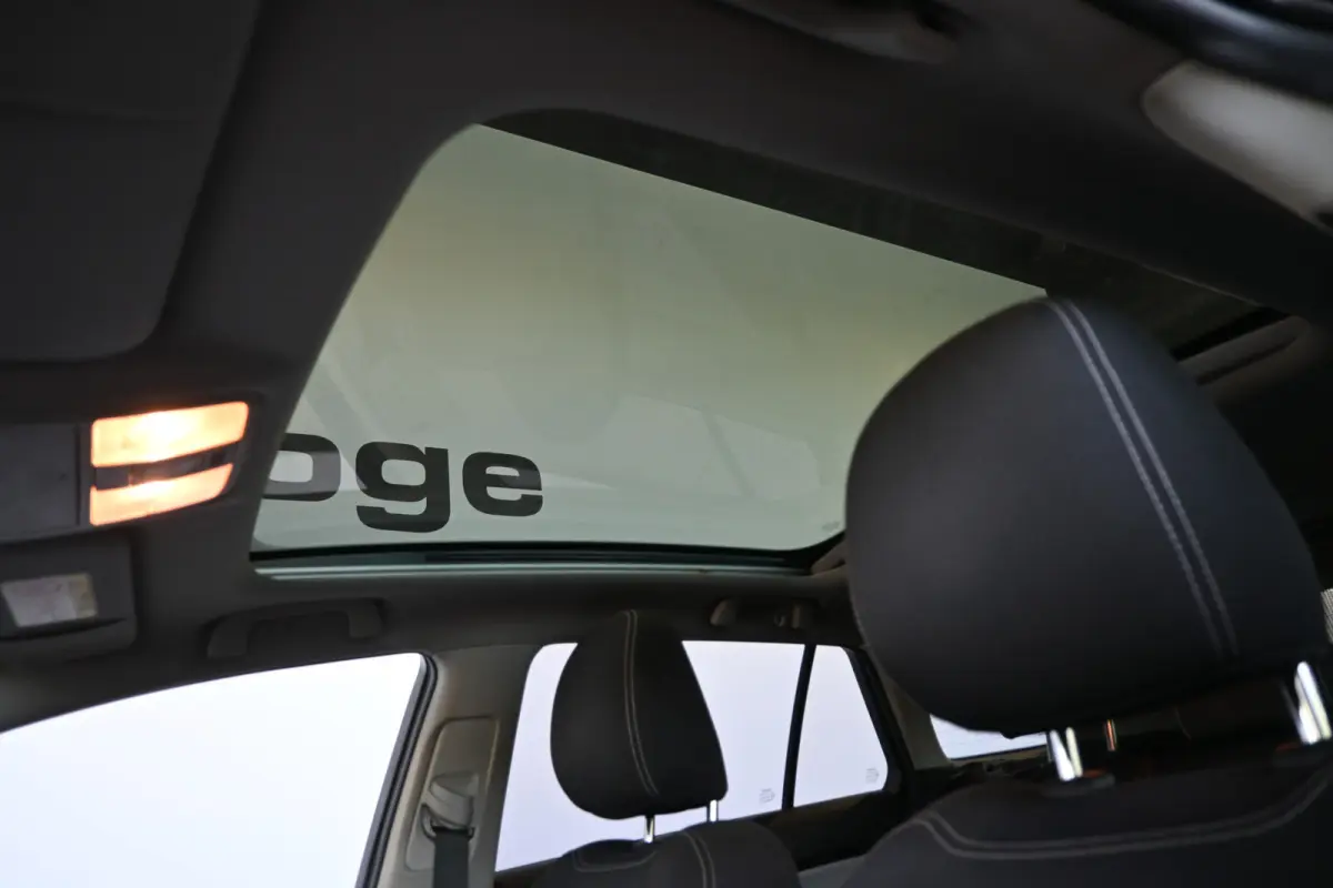1.8 VVT-i SkyView Limited Clima Navigatie Cruise Panoramadak Lane Assist Camera 100% Dealer Onderhouden! Inruil Mogelijk!