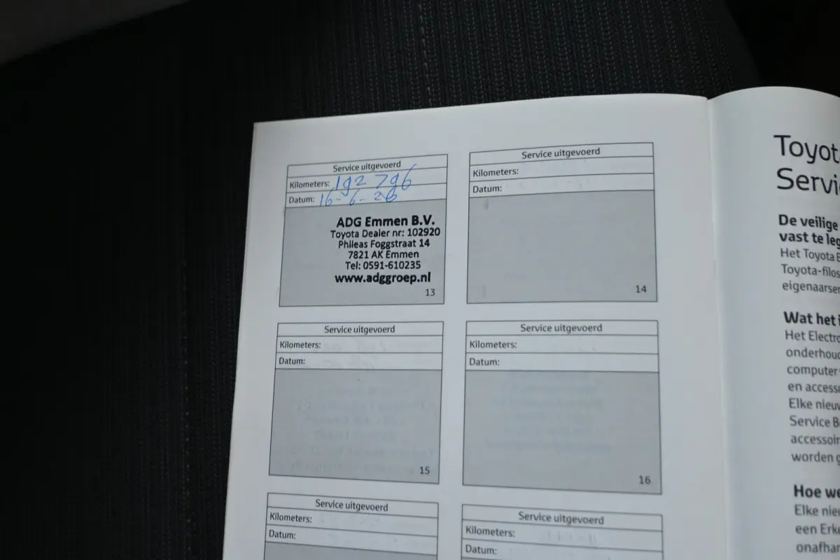 1.8 VVT-i SkyView Limited Clima Navigatie Cruise Panoramadak Lane Assist Camera 100% Dealer Onderhouden! Inruil Mogelijk!