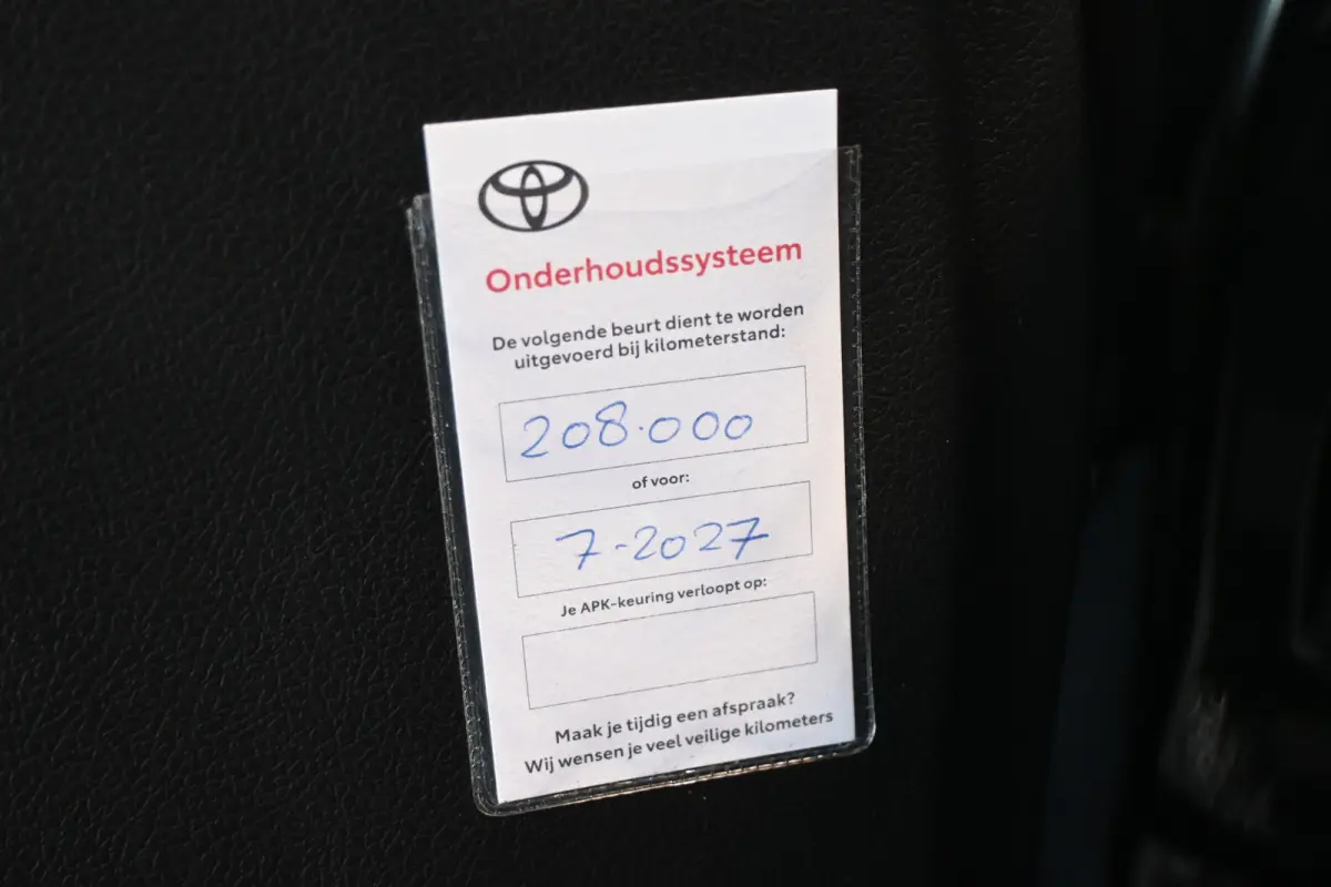 1.8 VVT-i SkyView Limited Clima Navigatie Cruise Panoramadak Lane Assist Camera 100% Dealer Onderhouden! Inruil Mogelijk!