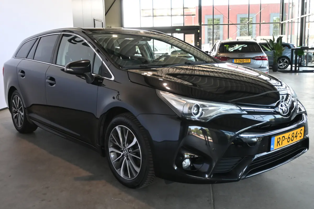 1.8 VVT-i SkyView Limited Clima Navigatie Cruise Panoramadak Lane Assist Camera 100% Dealer Onderhouden! Inruil Mogelijk!