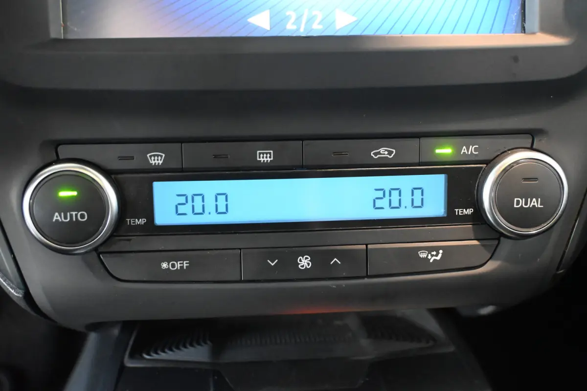 1.8 VVT-i SkyView Limited Clima Navigatie Cruise Panoramadak Lane Assist Camera 100% Dealer Onderhouden! Inruil Mogelijk!